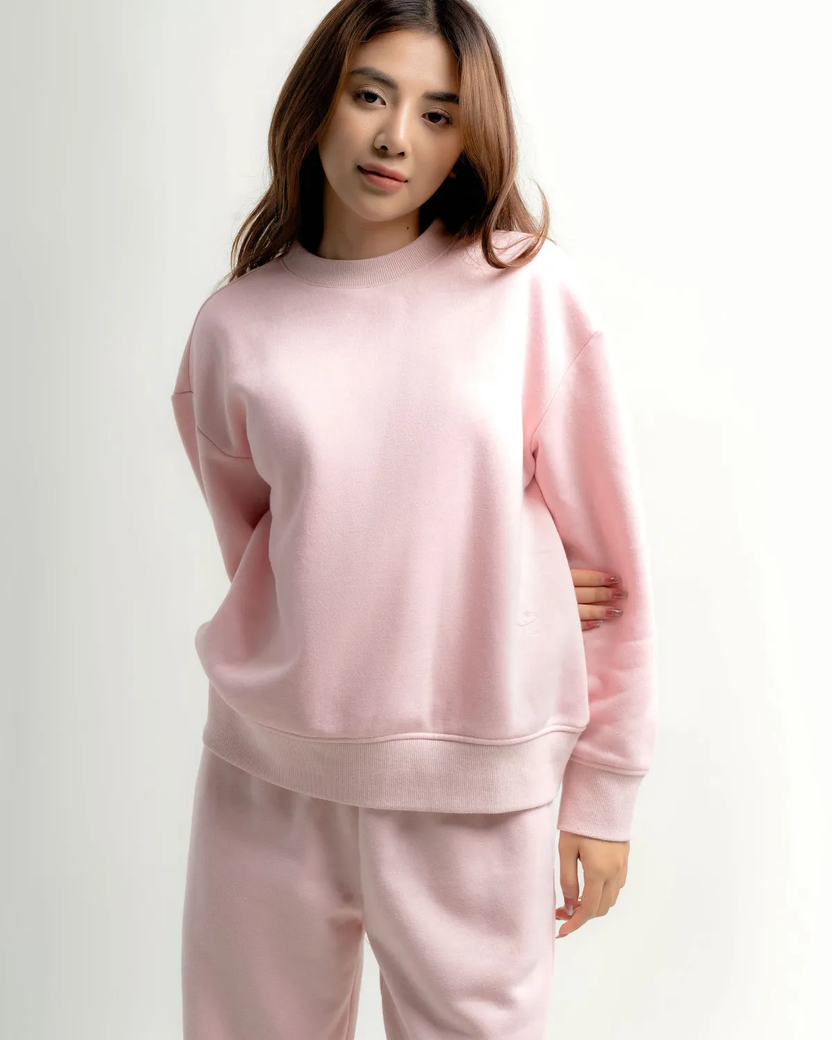 Áo sweatshirt nữ croptop thêu.REGULAR - 1