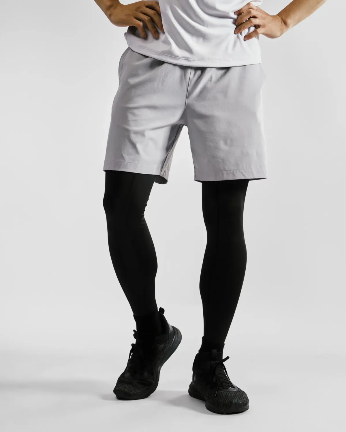 Quần short thể thao nam phối viền polyester - 1