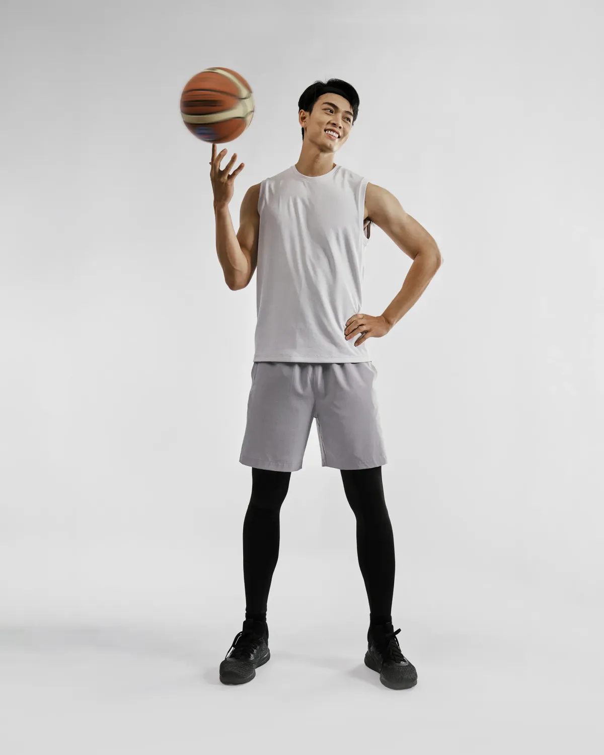 Quần short thể thao nam phối viền polyester - 2