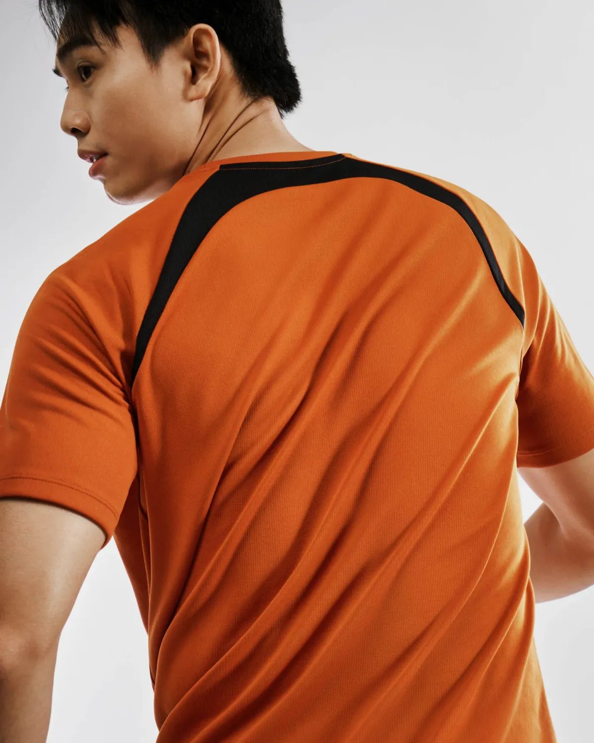 Áo thun nam thể thao poly form regular phối màu - 2