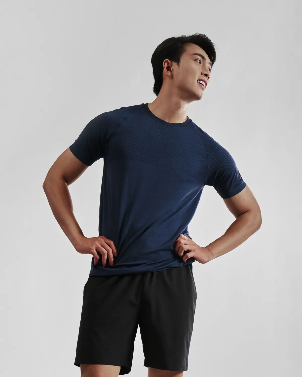 Áo thun thể thao nam tay ngắn form fitted - 1