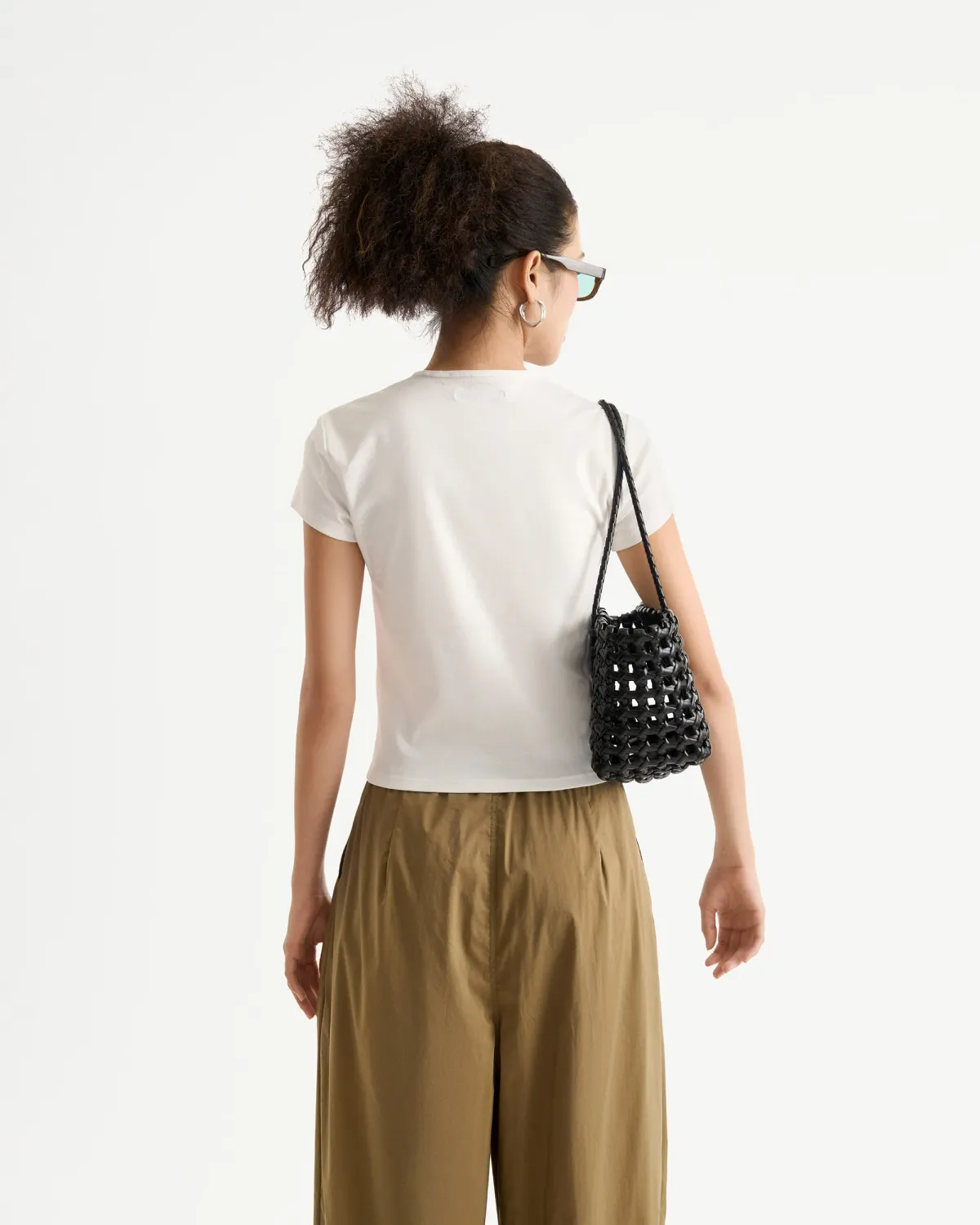 Áo thun Slimme cổ tròn thêu hoa.Fitted - 2