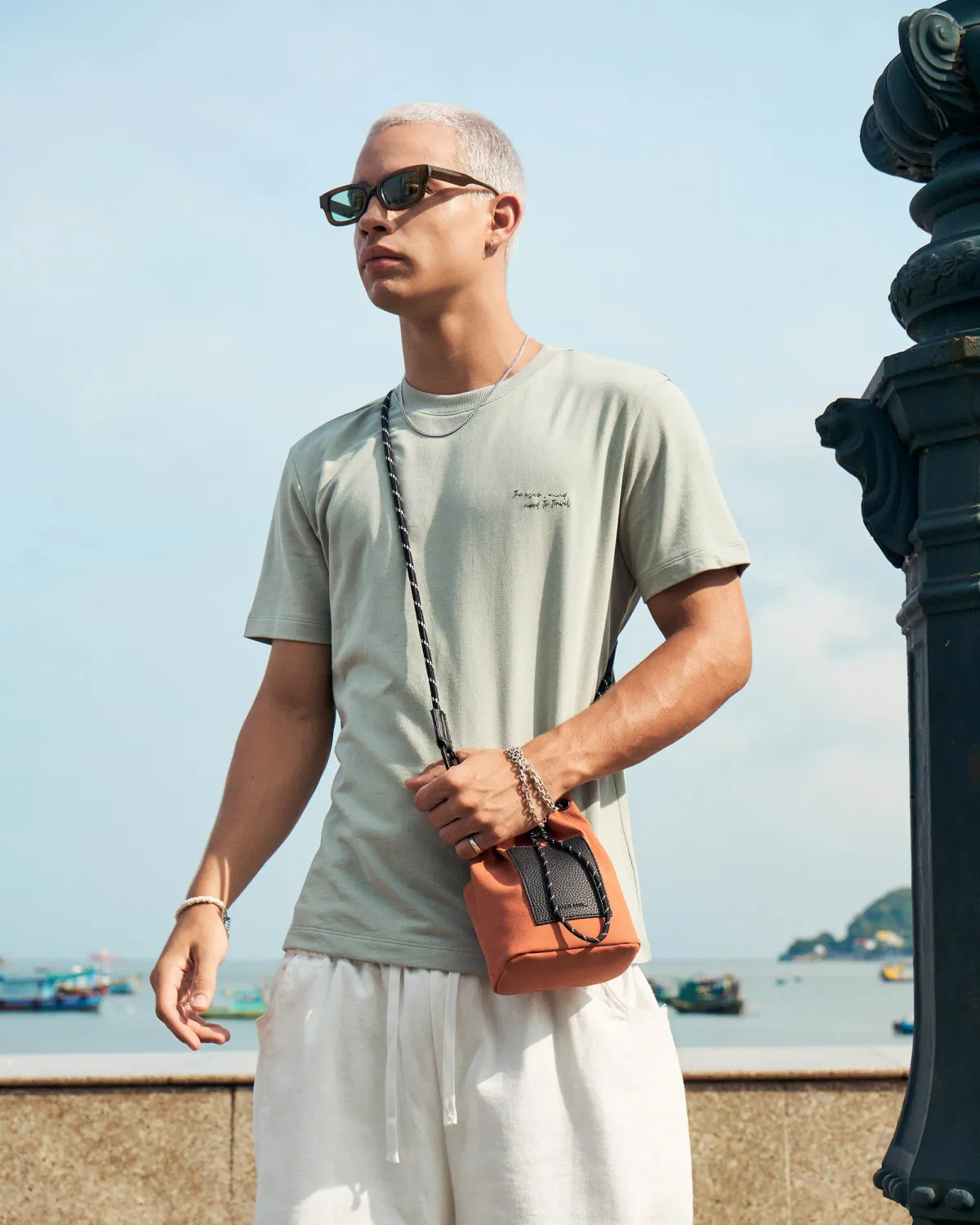 Áo Thun Nam Tay Ngắn Thêu Chữ Trước Ngực Fitted - 1