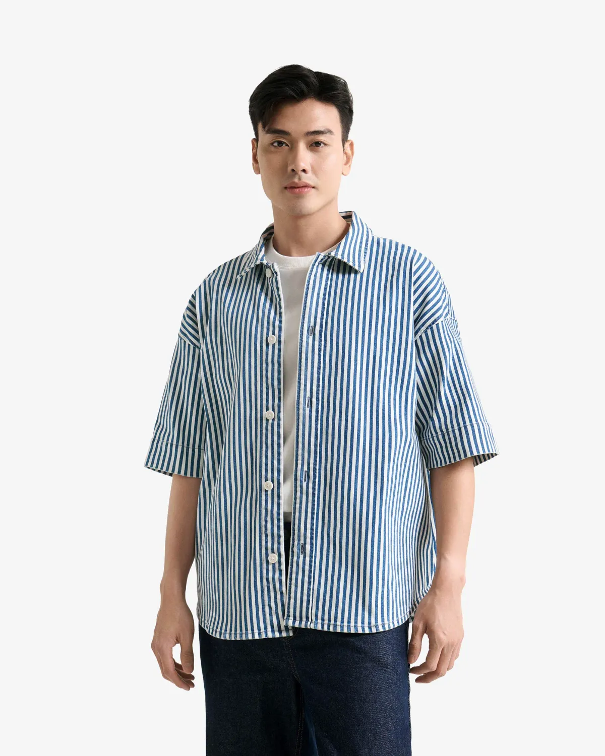 Áo sơ mi jean nam ngắn tay sọc form oversize - 1