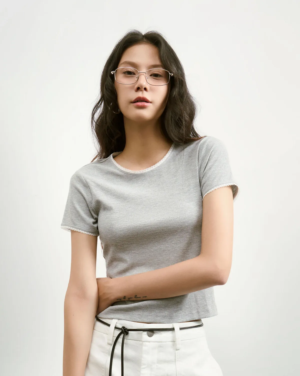 Áo Thun Slimme Cổ Tròn Phối Ren Form Fitted - 1