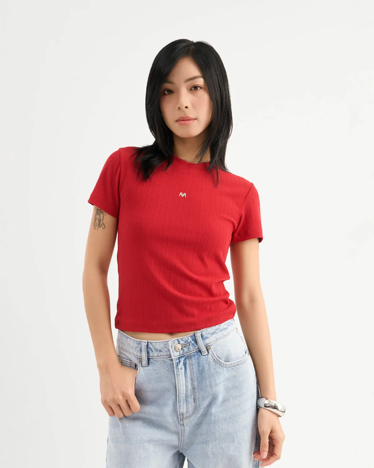 Áo thun tay ngắn nữ nhãn metal. Fitted - 1