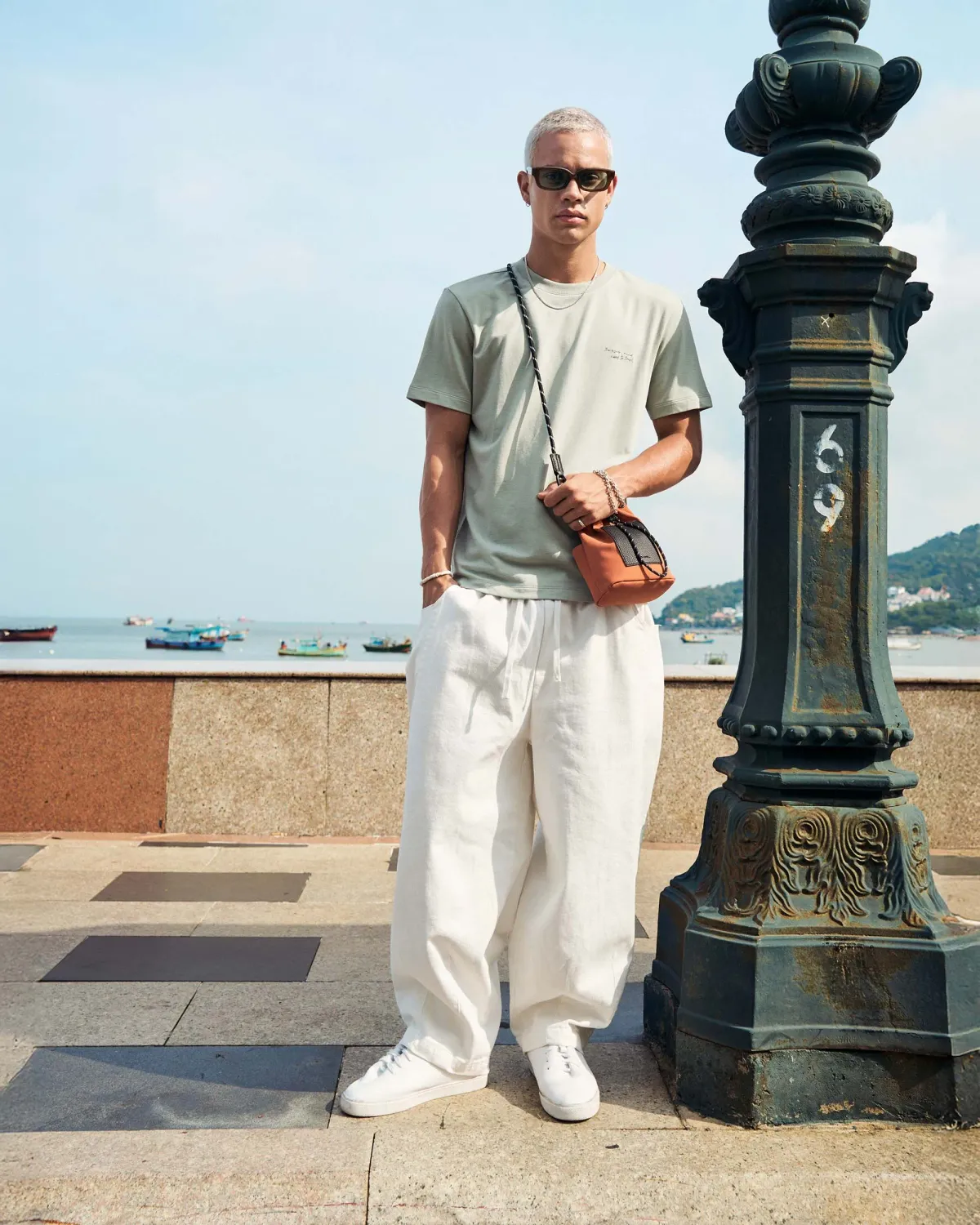 Áo Thun Nam Tay Ngắn Thêu Chữ Trước Ngực Fitted - 2