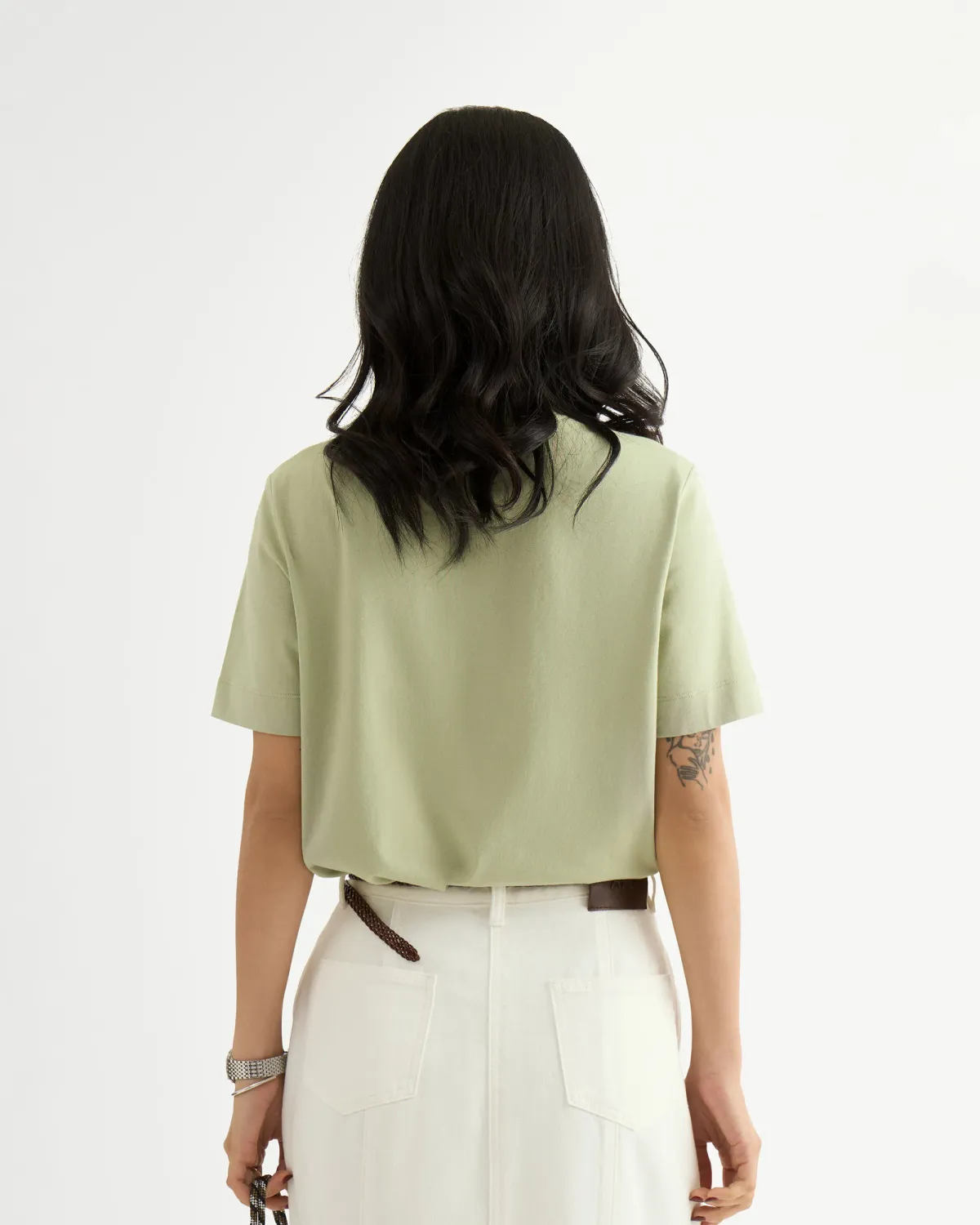 Áo thun nữ cotton thêu nhãn trang trí. Regular - 2