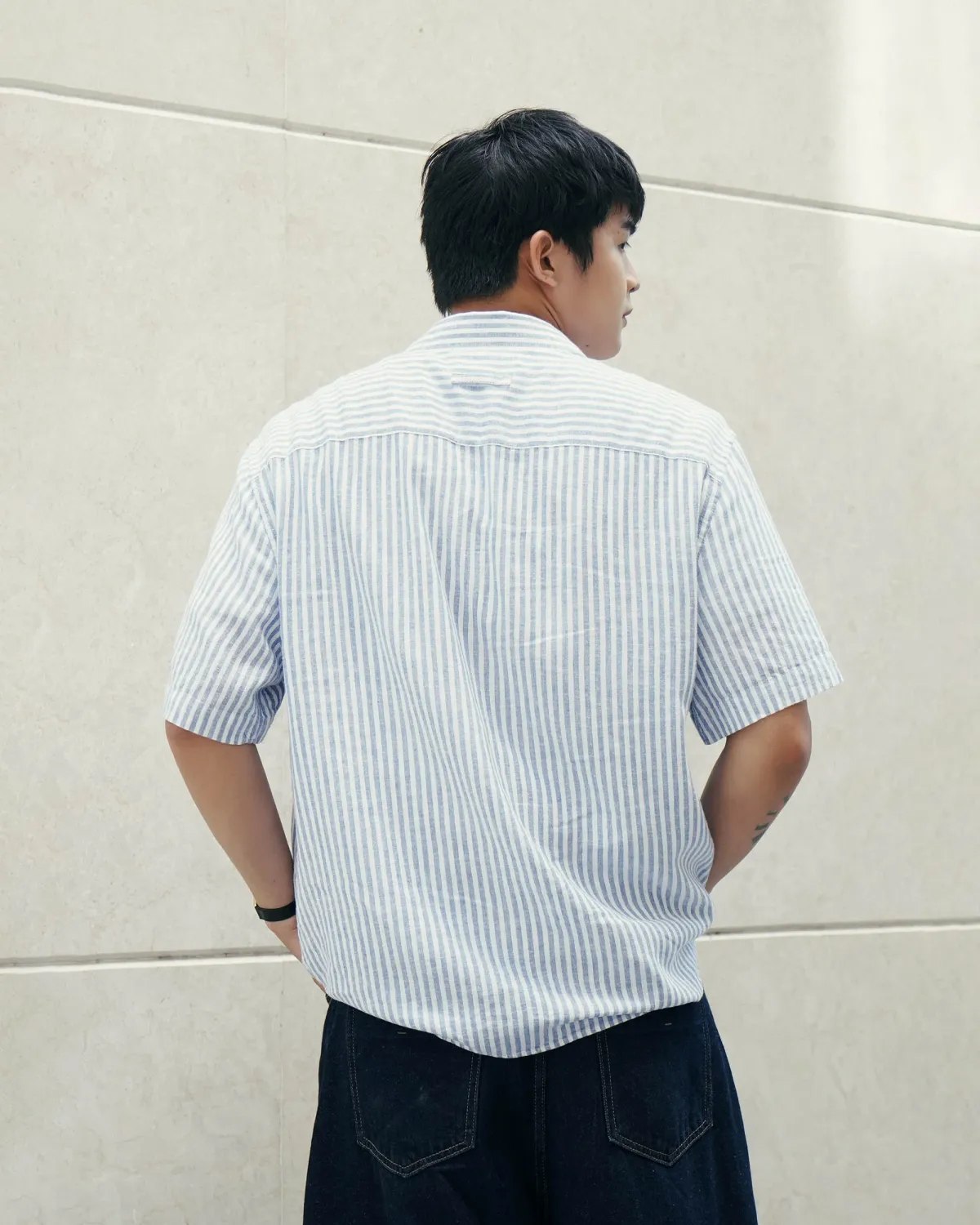 Áo sơ mi tay ngắn nam sọc linen có hình thêu. Regular - 2