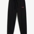 10F23PKNU001_BLACK_quan-unisex (1).jpg