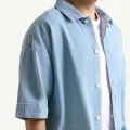 10S24DSHU001R1​_L INDIGO_ao-so-mi-nam-model (5).jpg