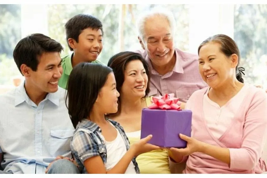 Dành thời gian của mình cùng mẹ ăn một bữa cơm gia đình thân mật, ấm cúng vào ngày 8/3