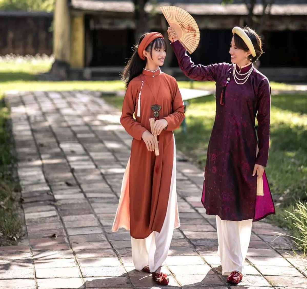 Áo dài ngũ thân đơn giản, đẹp nhã nhặn