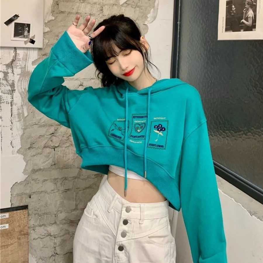Áo croptop hoodie được ra đời và ngày càng được ưa chuộng trong giới thời trang