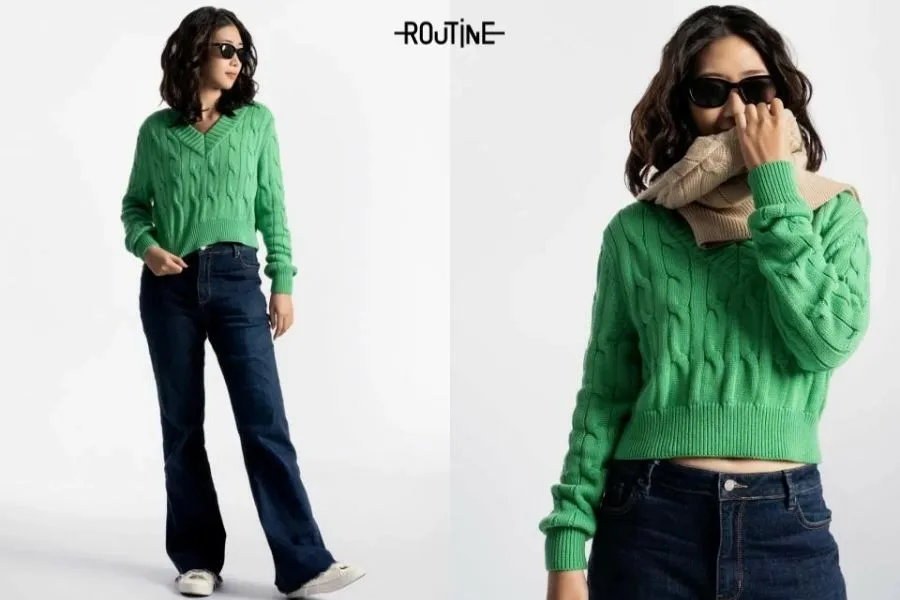 Áo len nữ cổ V kết hợp quần jean cá tính