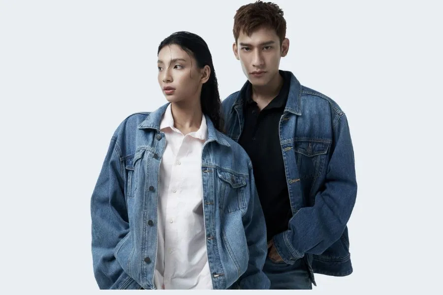 Chất liệu jean dễ mặc, dễ phối và phù hợp với mọi vóc dáng là set đồ đôi tuyệt vời.