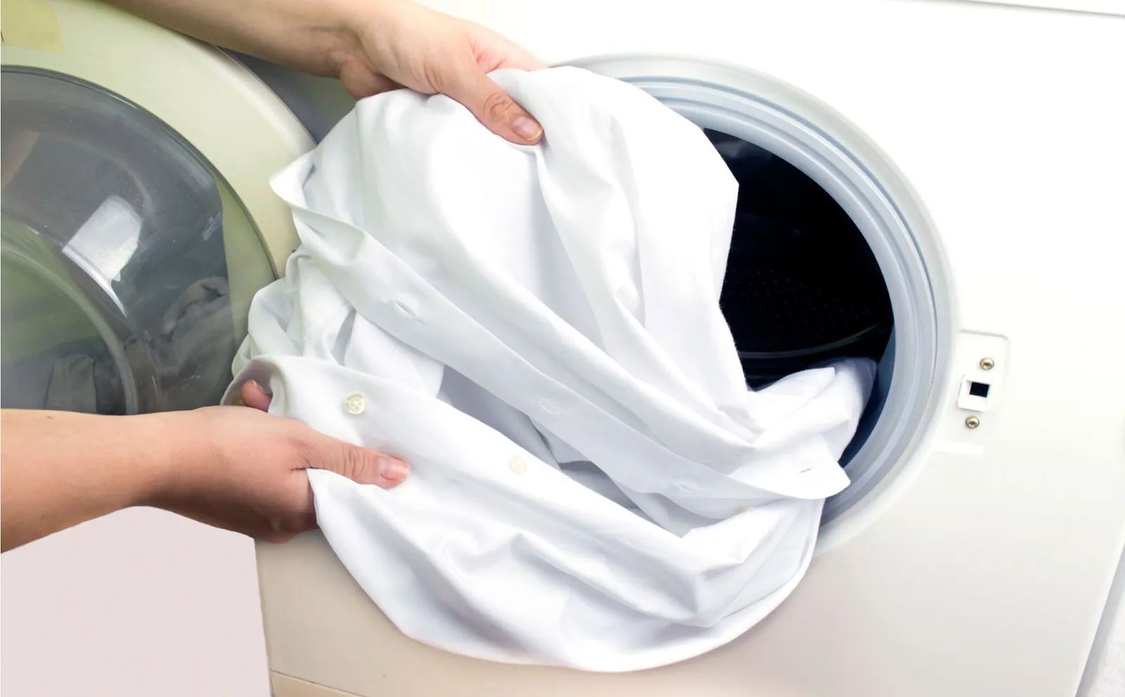 Giặt ủi đúng cách giúp áo sơ mi hạn chế bị nhăn