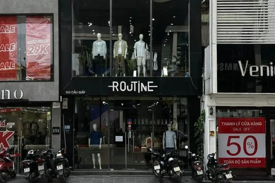 Routine Cầu Giấy - Cửa hàng nhân viên tư vấn chu đáo, nhiệt tình