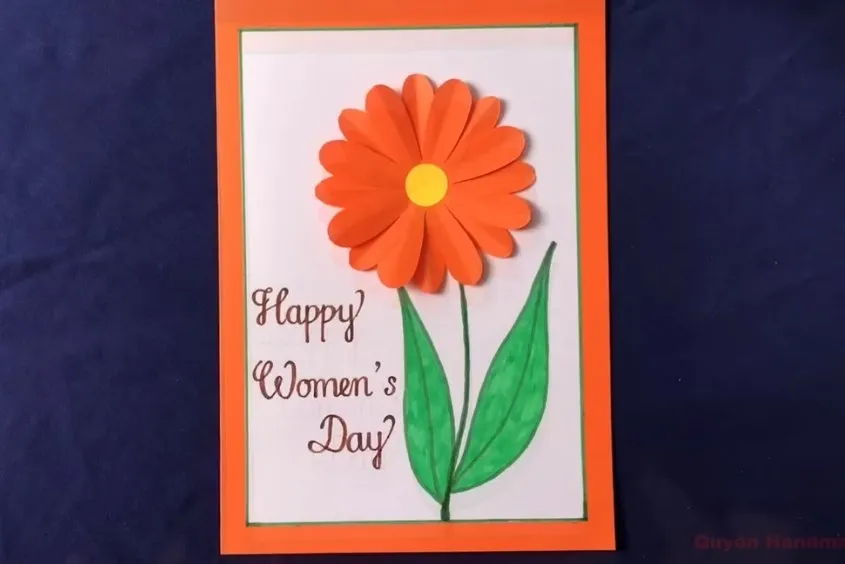 ghi một vài lời bên ngoài tấm thiệp