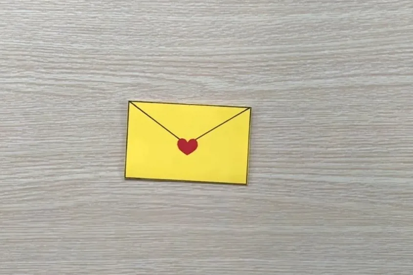 vẽ họa tiết và viền cho thiệp