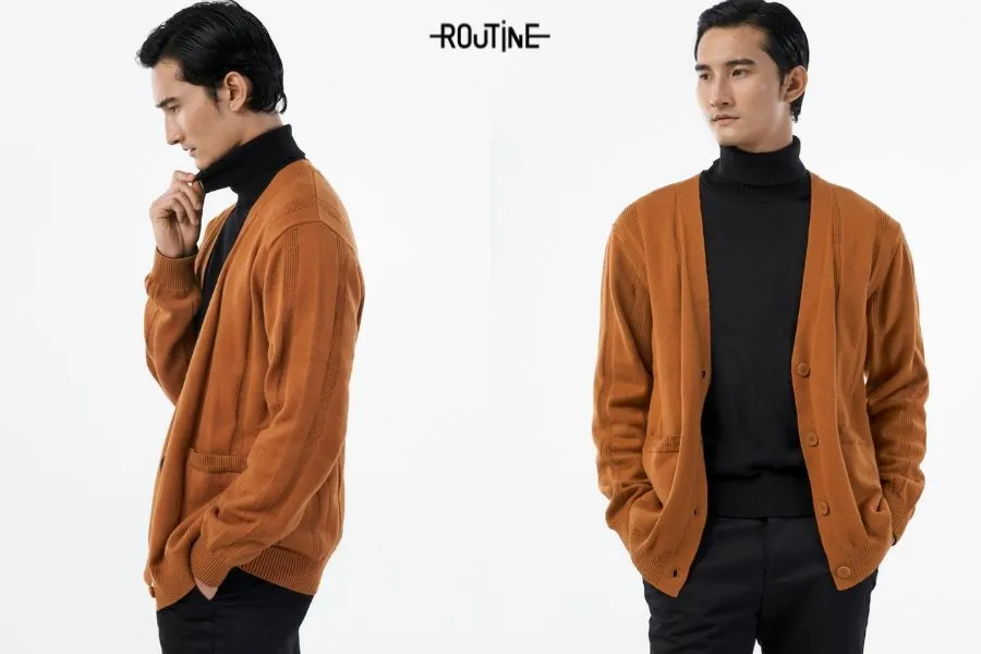 Áo len dệt kim nam phối cùng áo cổ cao mang dáng vẻ lãng tử