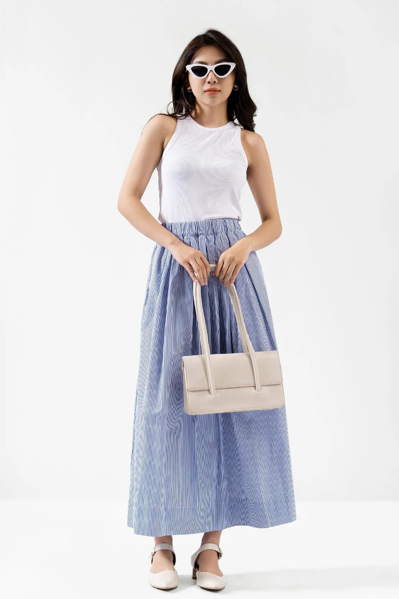 Mẫu chân váy dáng xòe dài trẻ trung của Routine