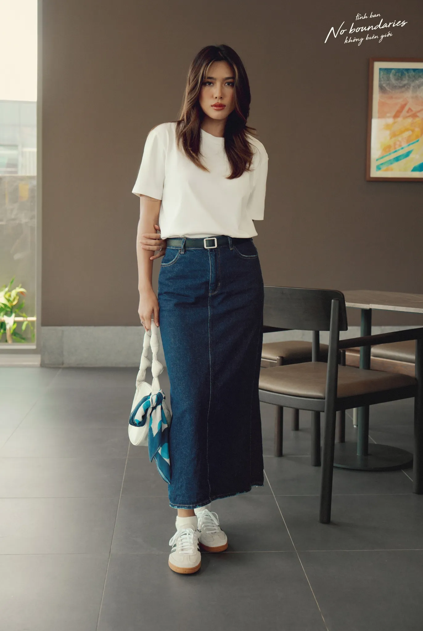 Mẫu chân váy công sở vải jean cá tính của Routine