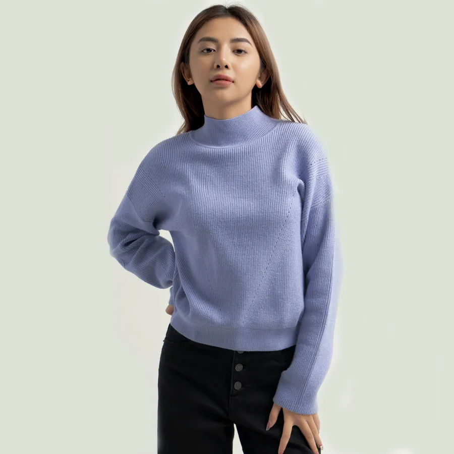 Khi diện bộ outfit này sẽ giúp nổi bật lên vẻ dịu dàng, tinh tế của người mặc nhưng không làm bạn nữ trở nên nhạt nhoà, cứng nhắc