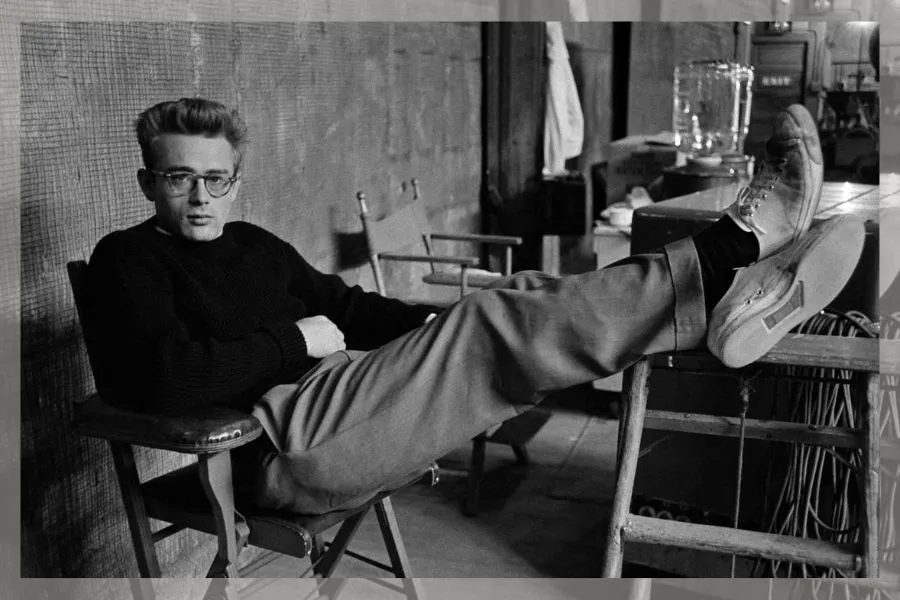 Hình ảnh James Dean phối đồ với giày thể thao đơn giản nhưng cực cool