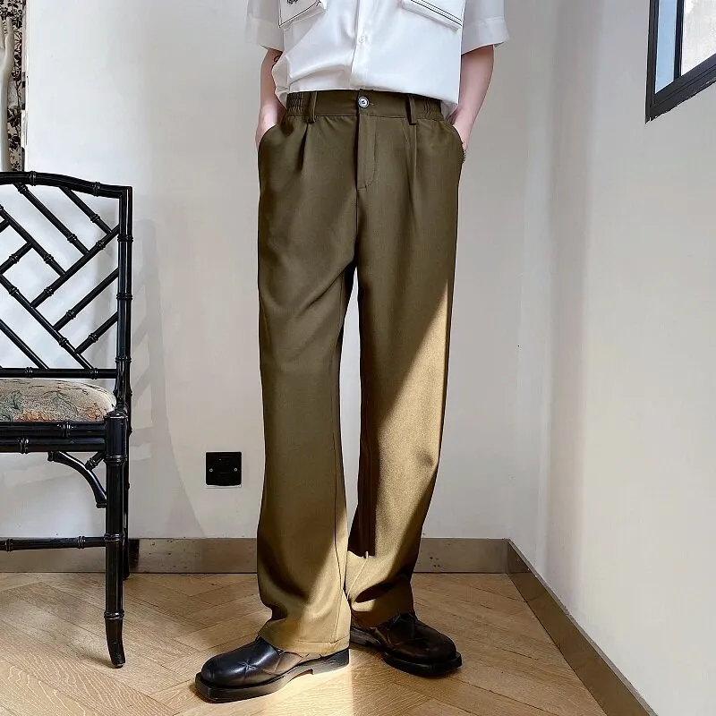 Quần ống rộng chính là item thể hiện phong cách vintage đậm nét nhất khi có thể kết hợp với nhiều kiểu áo khác nhau