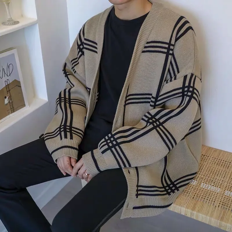 Áo len Cardigan nam vintage tôn lên sự lịch lãm một cách nhẹ nhàng và thân thiện