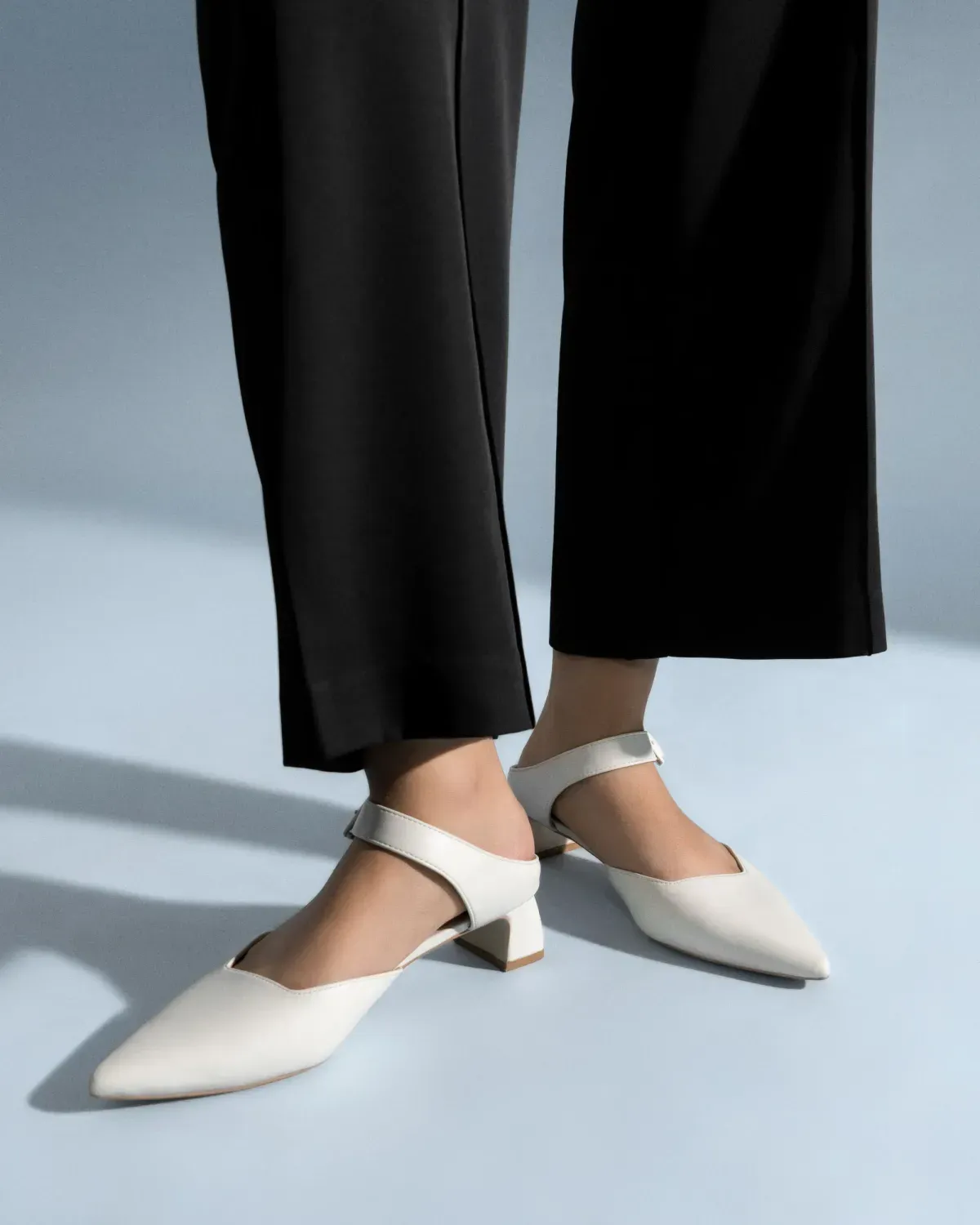 những đôi dép thể hiện sự quan tâm