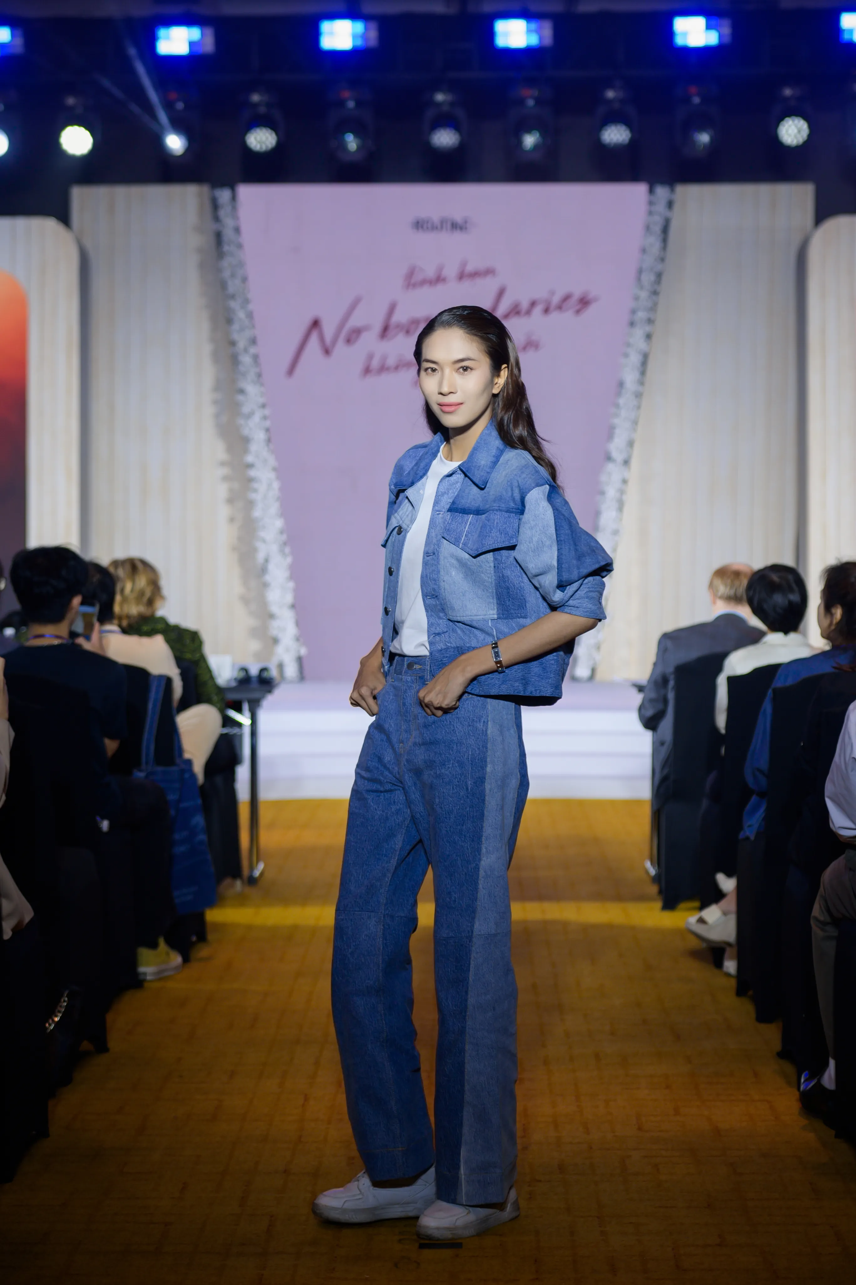 jacket jean phối với quần jean ống suông nữ