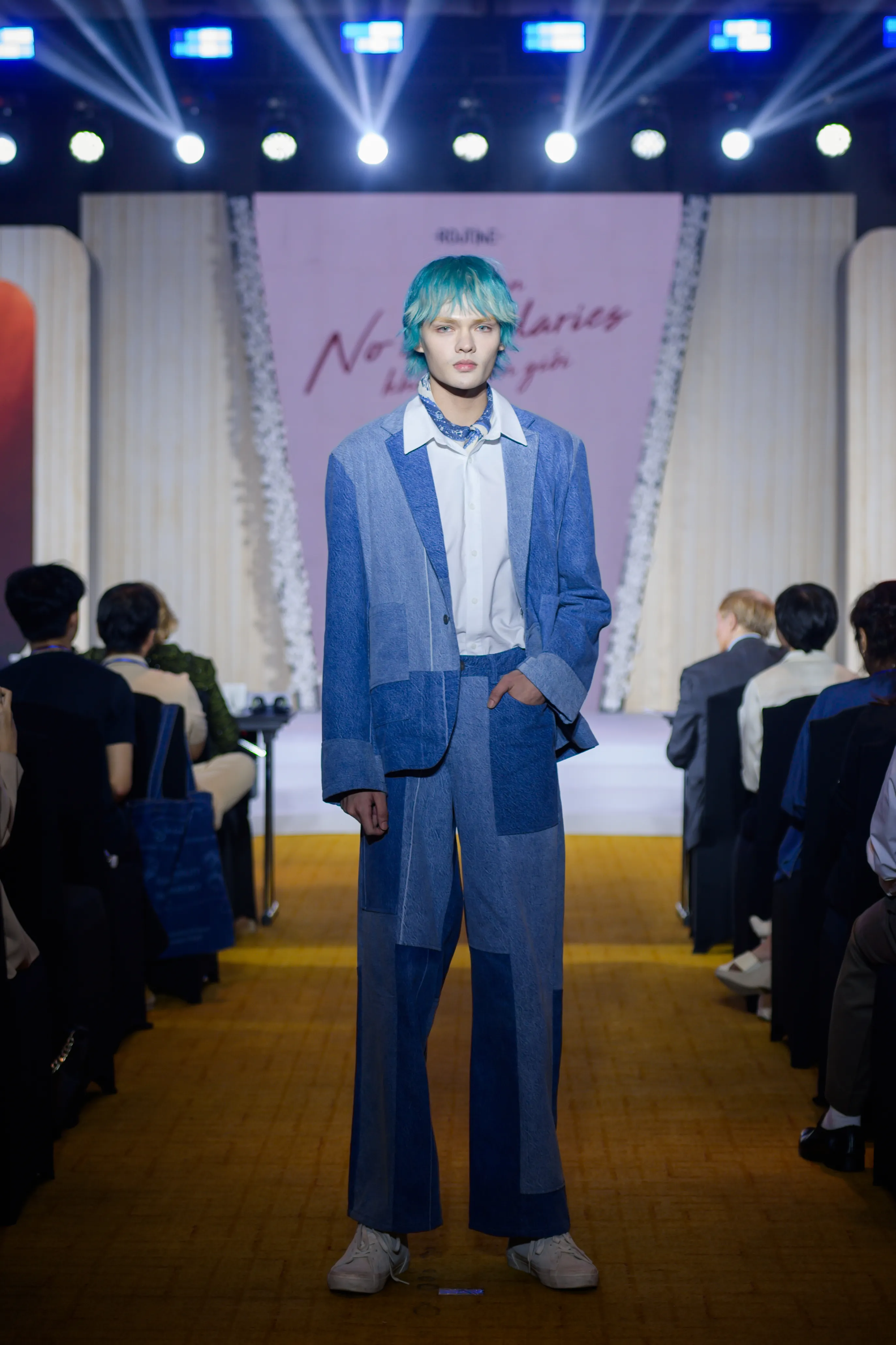 áo blazer jean phối với quần jean