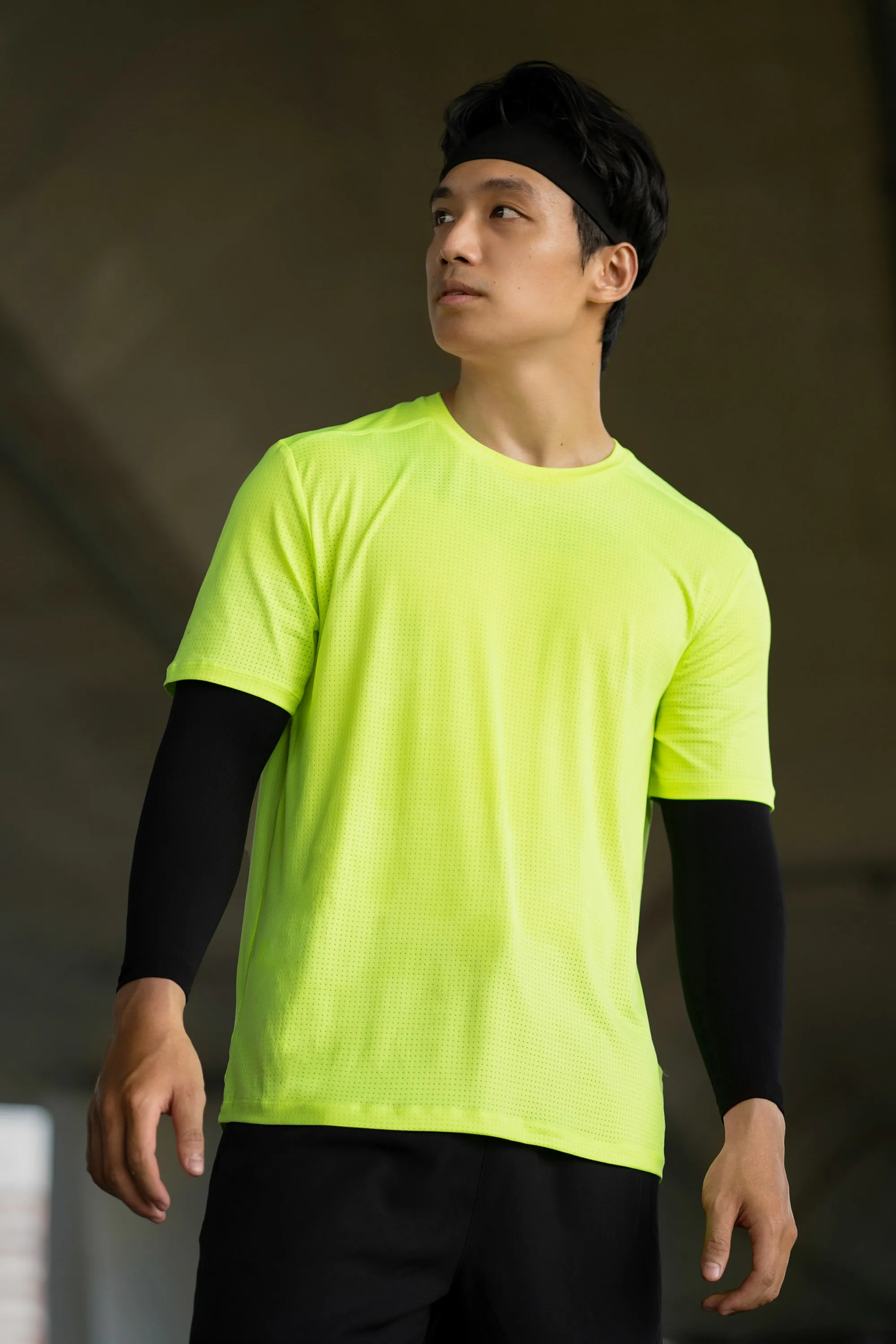 Gam màu nổi bật như neon cũng nên tránh (Nguồn: Routine)