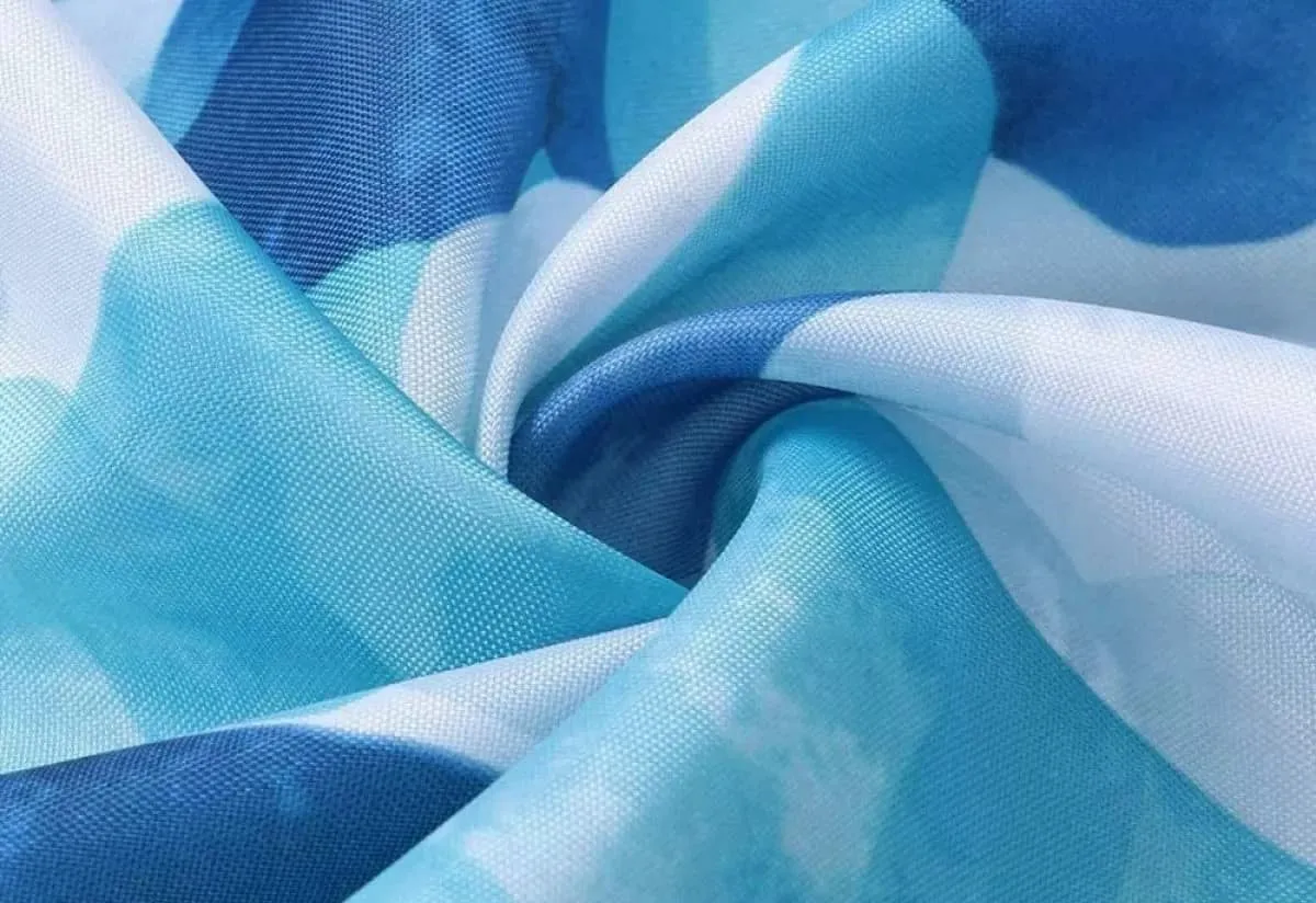 Vải polyester là chất liệu tổng hợp bền bỉ ứng dụng rộng rãi trong cuộc sống hàng ngày